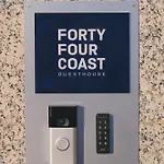 44 Forty Four Coast - By Double Ninety בית הארחה