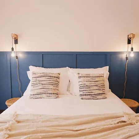 44 Forty Four Coast -